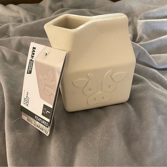 Bark Box Super Chewer ‘Chew Percent Milk’ dog toy - Picture 1 of 3